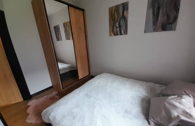 Alquiler de un acogedor apartamento con patio, 38 m², distrito Łagiewniki, Cracovia, Polonia